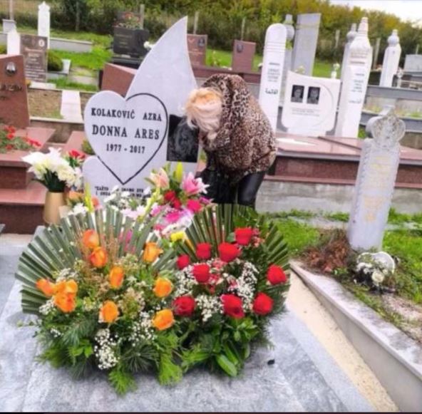 Majka Done Ares na pomenu ćerki