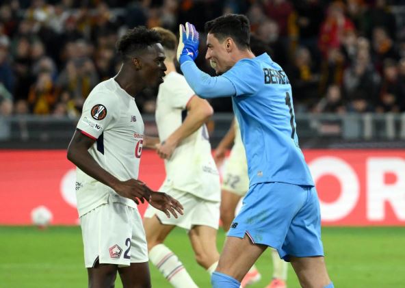 Berke Ozer golman Lila odbranio tri penala protiv Rome