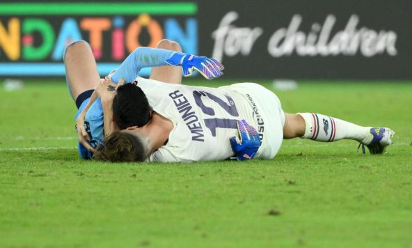 Berke Ozer golman Lila odbranio tri penala