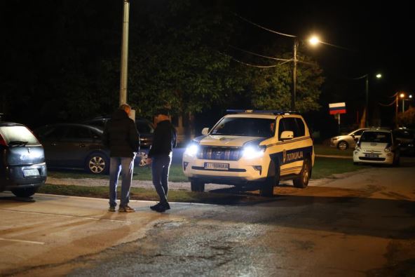 Uviđaj nakon ubistva u Boljevcima kod Surčina (1).jpg