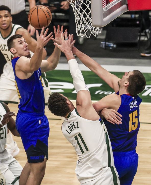 Vlatko Čančar i Nikola Jokić na utakmici Denvera