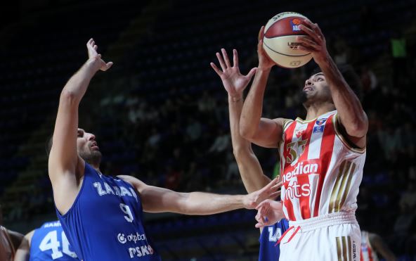 Džordan Nvora u prodoru na Zvezda Zadar