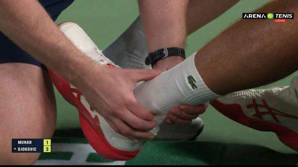 Novak Ðoković povreda 1.jpg