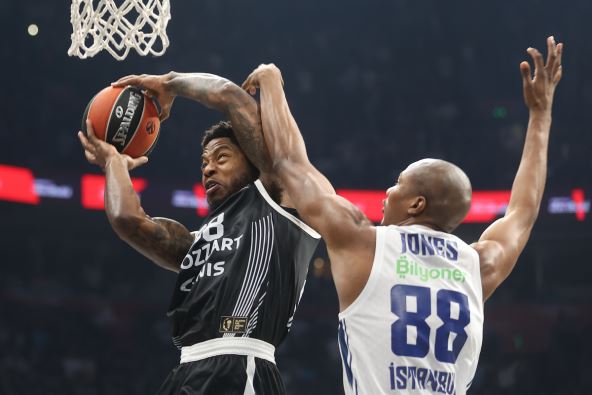 Partizan - Efes  (2).JPG