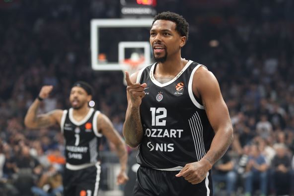 Partizan - Efes  (4).JPG