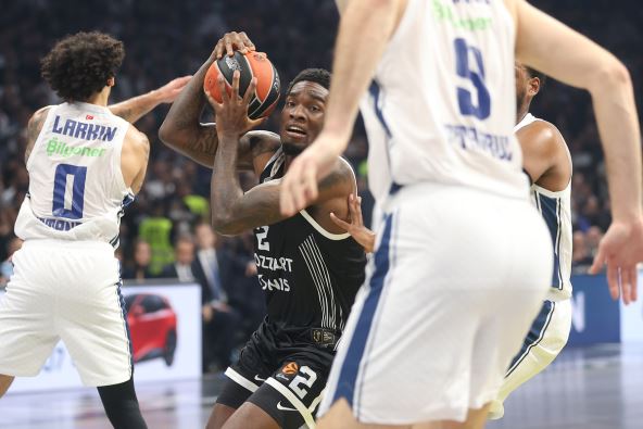 Partizan - Efes  (1).JPG
