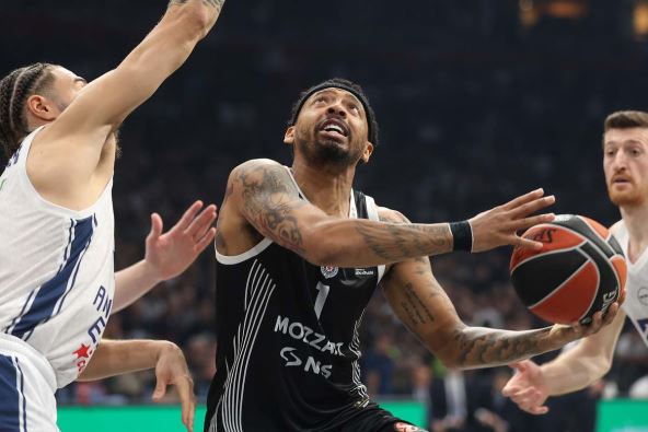 Partizan - Efes 2.jpg
