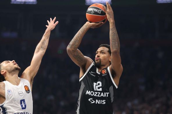 Partizan - Efes 9.jpg