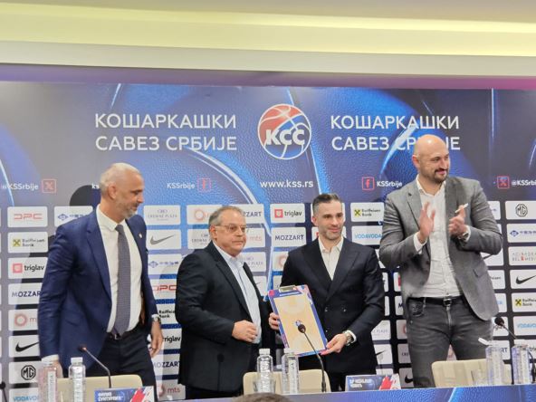 Poklon za Dušana Alimpijevića (4).jpg