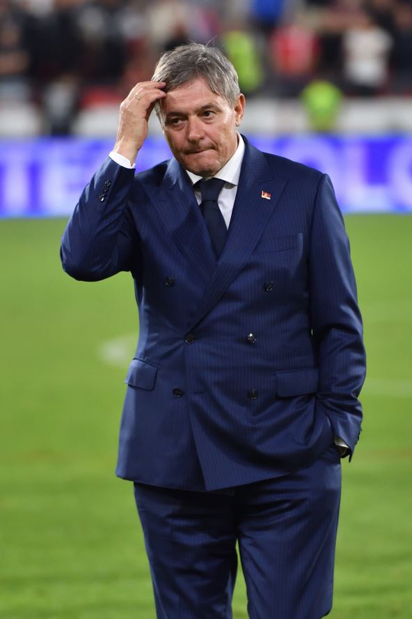 Dragan Stojković Piksi na stadionu u Leskovcu