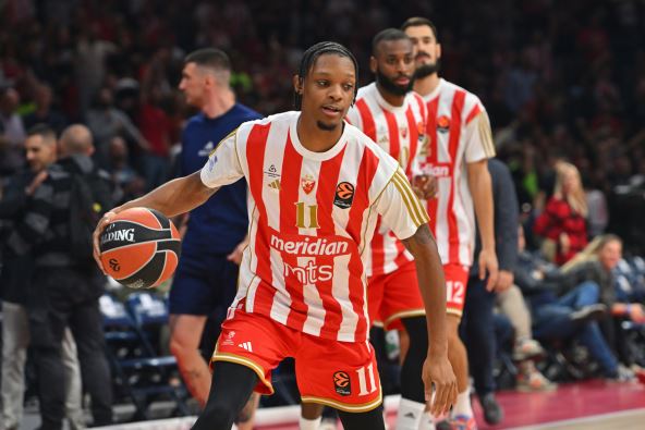 Tajson Karter košarkaš Crvene zvezde na zagrevanju pred meč