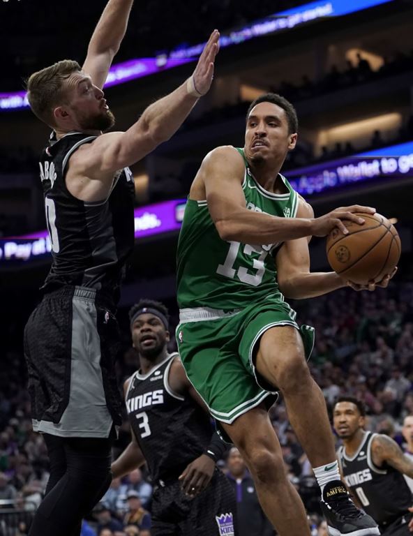 malkolm brogdon (1).jpg