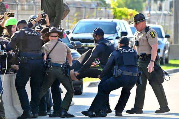 Protesti u Čikagu (5).jpg