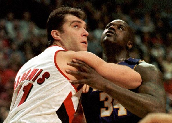 Arvidas Sabonis i Šekil O'Nil u duelu.