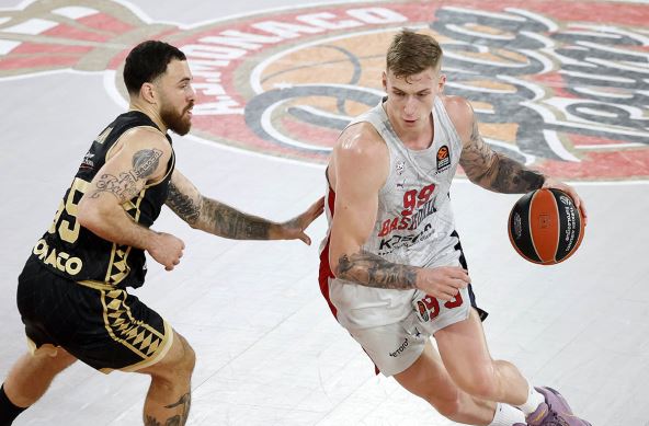 Luka Šamanić protiv Majka Džejmsa
