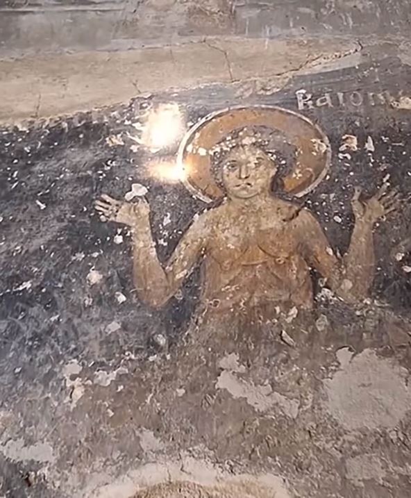 Bogorodičina Crkva iz XIV veka u Donjoj Kamenici (1).jpg