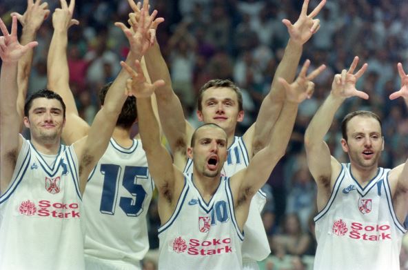 Saša Obradović slavi titulu u Atini Eurobasket 1995