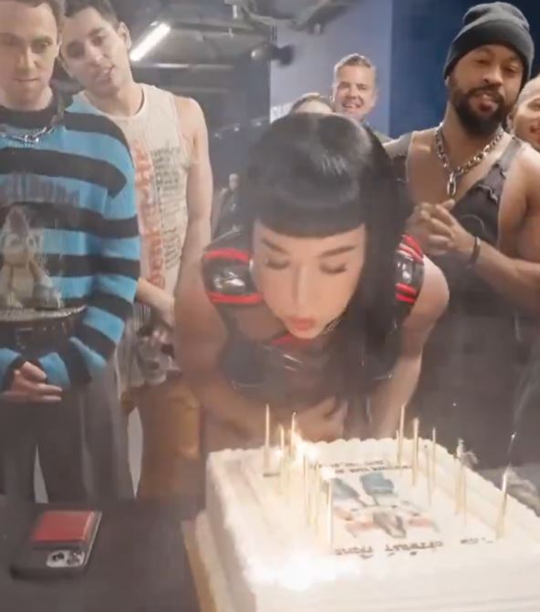 Kejti peri duva svećice