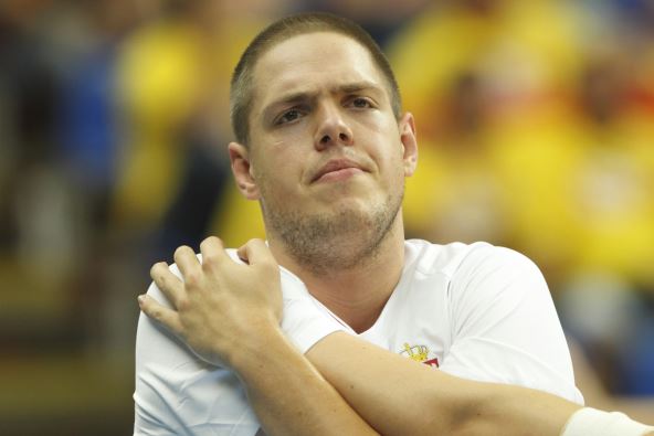 Vladimir Štimac u beloj majici.