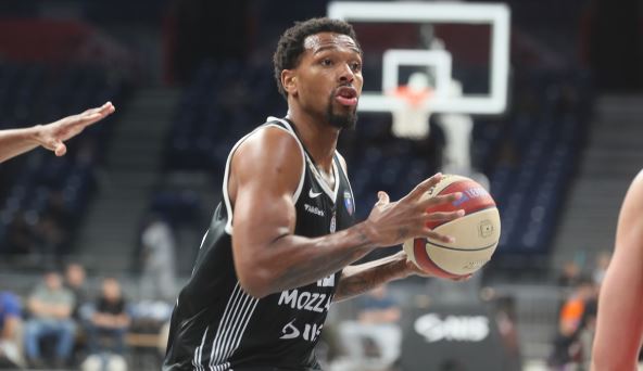 Sterling Braun organizuje napad Partizana