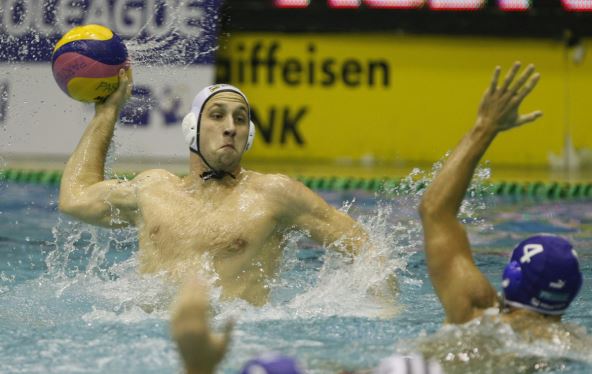 Andrija Prlainović u Partizanu šutira na gol