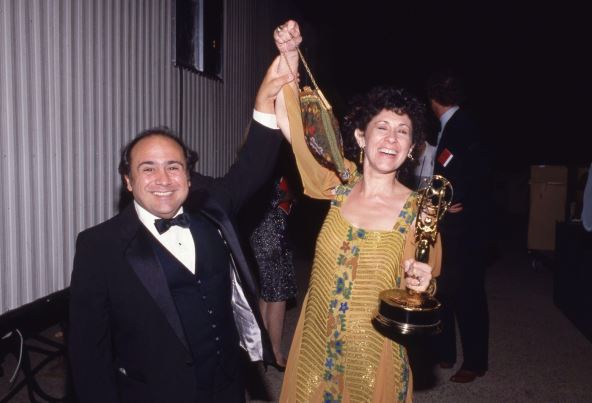 Rija Perlman, Deni Devito na dodeli Zlatnog globusa