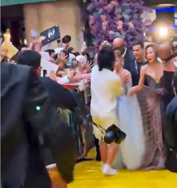 Džonson Ven napao Arijanu Grande