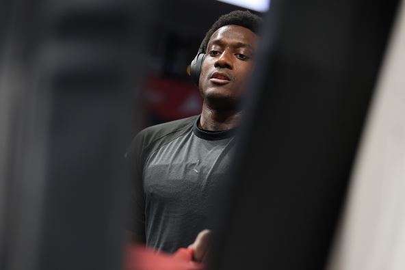 Avudu Abas košarkaš Dubaija na zagrevanju