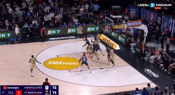 Niko Laprovitola dodaje Tomašu Satoranskom