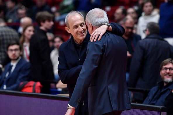 Etore Mesina i Željko Obradović zagrljaj na utakmici