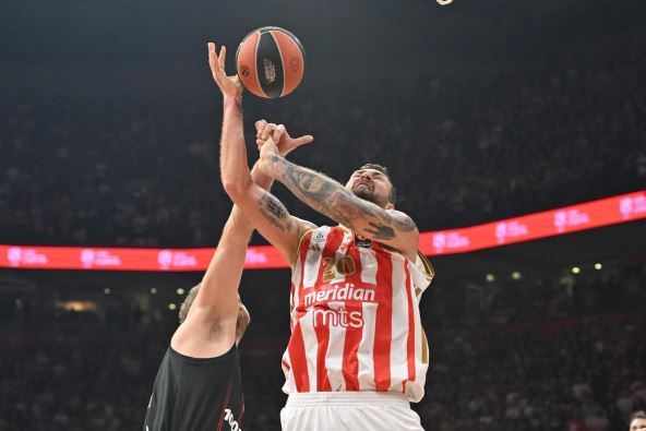 Crvena zvezda Olimpijakos  (2).jpg