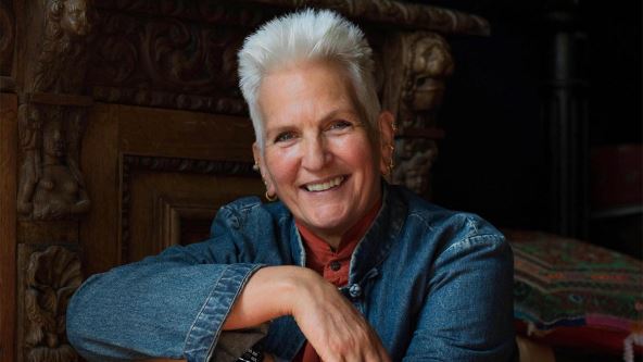 Carolyn Cowan (2) copy.jpg