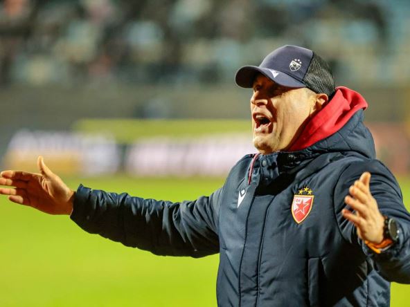 Trener Crvene zvezde Vladan Milojević.