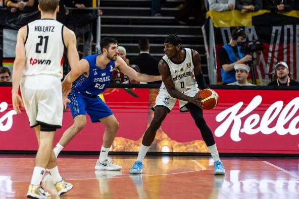 Isak Bonga na meču protiv Izraela