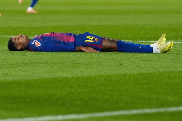 Markus Rašford leži na travi