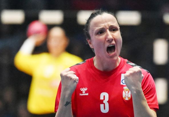 Katarina Krpež Šlezak slavi gol u dresu Srbije