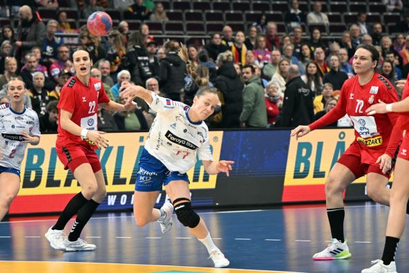 Jana Mitun rukometašica na utakmici Srbija Farska Ostrva