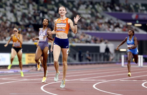 Femke Bol trijumfuje na trci na 400 metara u Tokiju.
