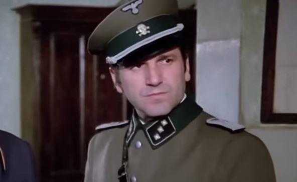 Bata Živojinović u Valteru