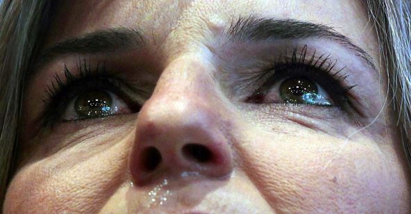 Aranča Sančez Vikario plače.