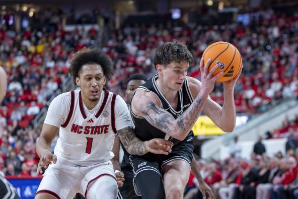 Lazar Đoković u borbi za loptu