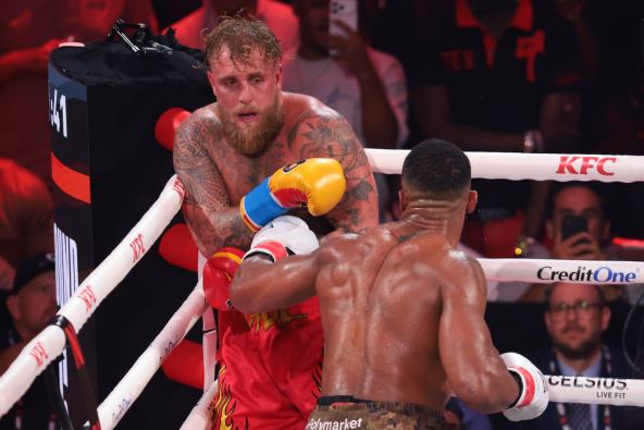 Entoni Džošua udara Džejka Pola