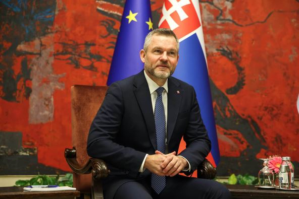 Aleksandar Vučić i Peter Pelegrini (1).jpg