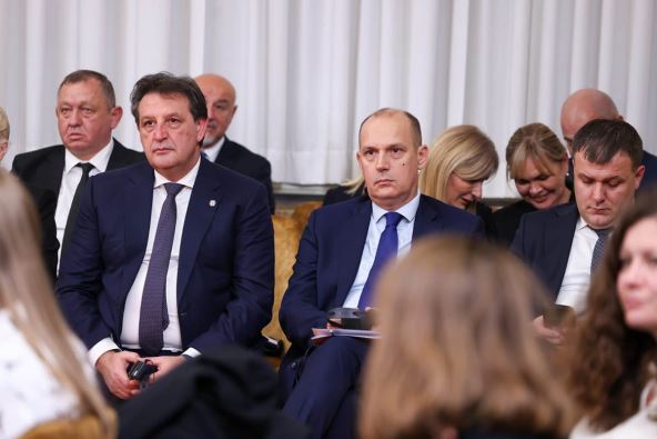 Aleksandar Vučić i Peter Pelegerini (1).jpg