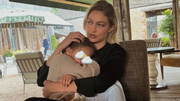 Điđi Hadid sa ćerkom