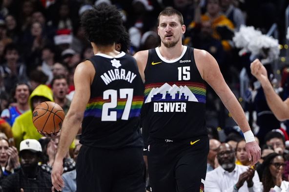 Nikola Jokić i Džamal Marej.