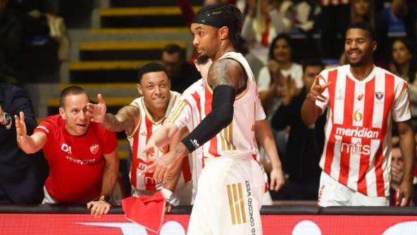 Devonte Grejem slavi na utakmici Zvezde