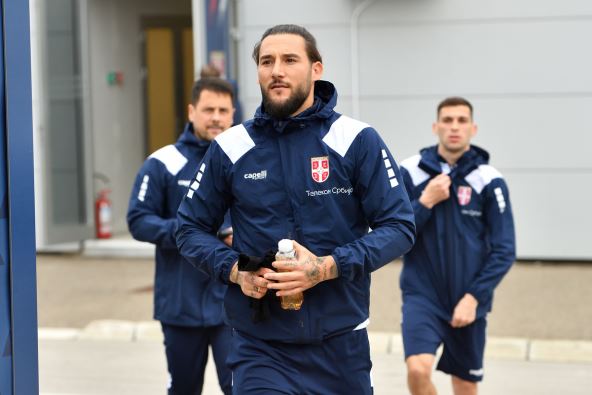 Nemanja Gudelj na treningu Srbije.