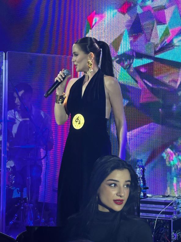 Snimili smo bivsu verenicu Darka Lazica na nastupu Milice Pavlovic (1).jpg