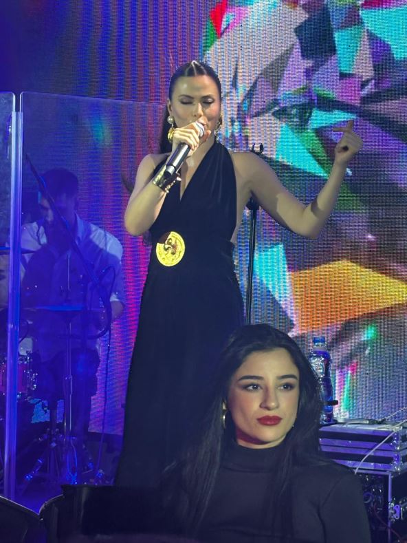 Snimili smo bivsu verenicu Darka Lazica na nastupu Milice Pavlovic (3).jpg